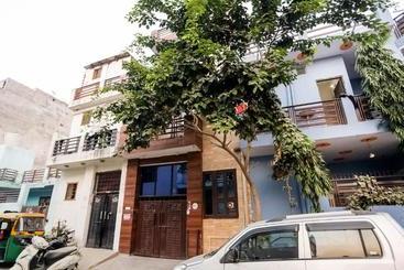 בית מלון כפרי Oyo 76973 Guru Ji Guest House