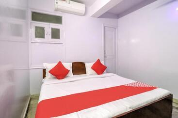 酒店 Oyo 77845 New Upkar