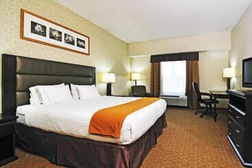 Holiday Inn Express Hotel & Suites Ottawa Airport, An Ihg