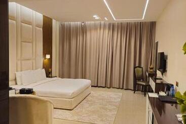 هتل Clifton International