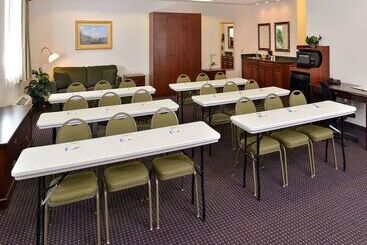 فندق Comfort Inn And Suites