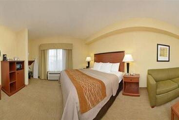 בית מלון כפרי Comfort Inn & Suites Gateway To Glacier National Park
