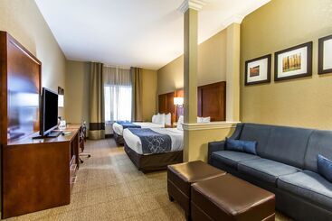 فندق Comfort Suites
