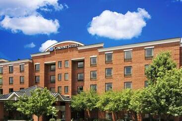 هتل Comfort Suites Regency Park