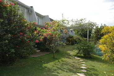هتل Gardens Of Liganeau