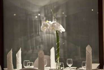 Kingsgate Hotel By Millennium