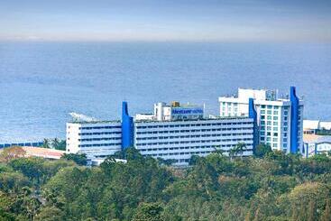 هتل Mercure Convention Center Ancol