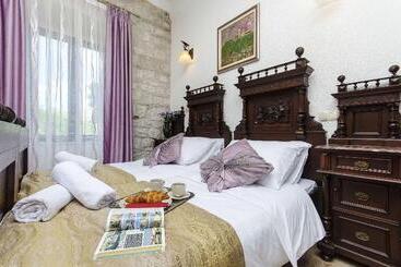 هتل Palace Derossi