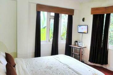 An Incredible Hotel, With Amazing Staff, Near Mg Marg