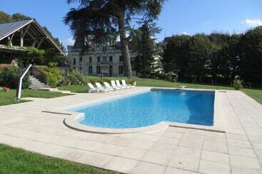 צימר Château De Salvert Appartement & Chambre D Hôtes