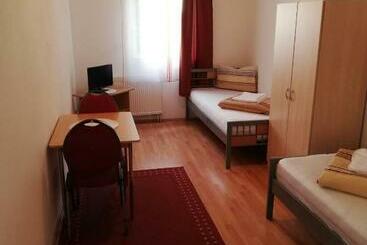 ベッドアンドブレックファースト Pension Feldschlössl