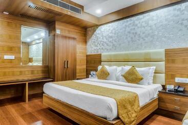 فندق Kalka Royal