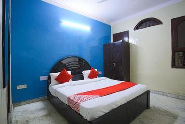 فندق Oyo 38417 Silver Villa