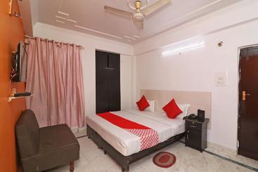 בית מלון כפרי Capital O 39826  Novelty Pride