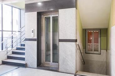 בית מלון כפרי Oyo 74206 Ssr Residency