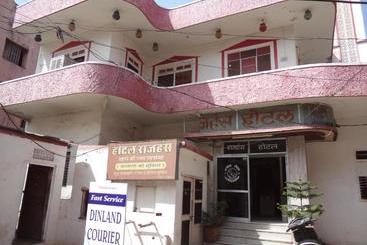 בית מלון כפרי Rajhans