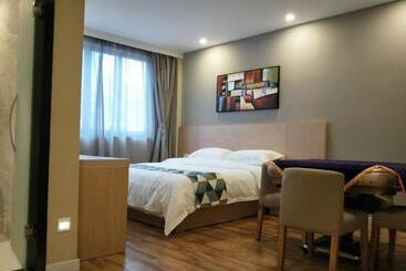 בית מלון כפרי Shell Shanghai New International Expo Center Fanghua Road Metro Station