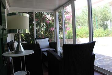 Апарт-отель Residence Les Oliviers