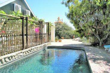 مبيت وإفطار Karoo Lodge