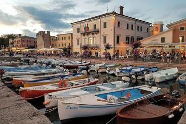 בית מלון כפרי Albergo Fiorita