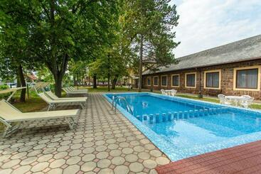 בית מלון כפרי Bl Garden Panzió