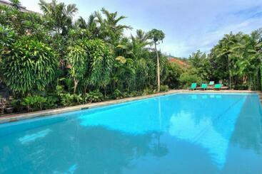 בית מלון כפרי Raja Gardens