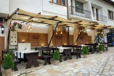 بنسيون Family House Oreha