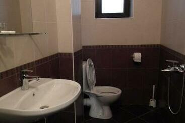 بنسيون Lion Guest House