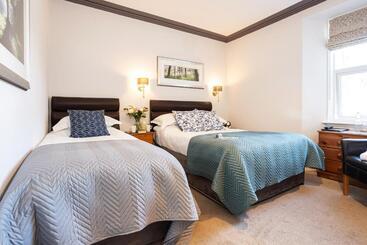 بنسيون Norwood House