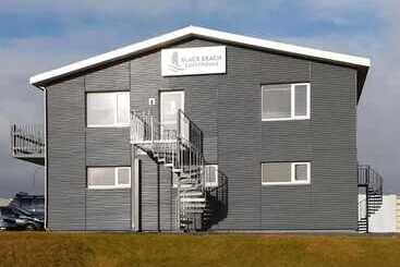 هتل Black Beach Guesthouse
