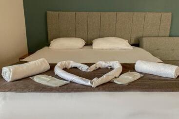 Отель Livia Luxury Apart