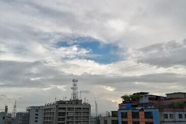 هتل Hoque Tower International