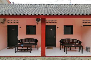 Szálloda Oyo 90385  Cadaka