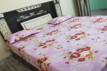 هتل Spot On 73721  Sunitraj Palace