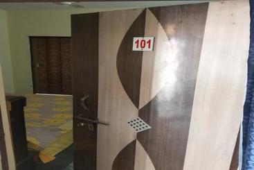 هتل Spot On 73721  Sunitraj Palace