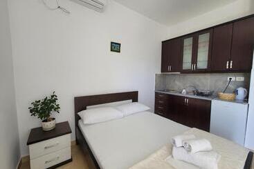 פנסיון Guesthouse Redilka