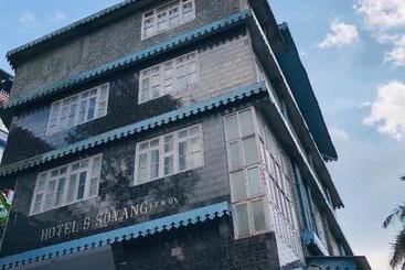 ホテル Montis Soyang Premium Heritage