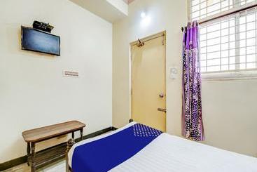 هتل Spot On 75636 Omkar Lodge