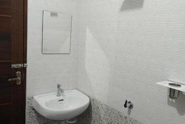 בית מלון כפרי The Celeste Inn Vagamon