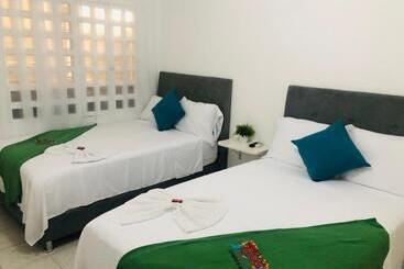 בית מלון כפרי Tita’s Airport