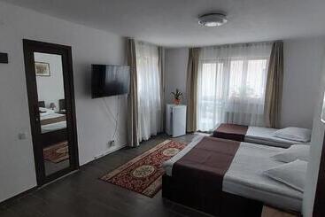 Пансион Casa Ryana Sinaia