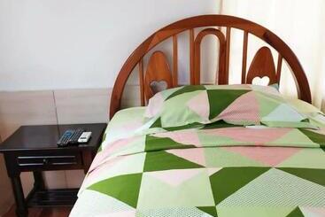 پانسیون Hostal Los Flamencos