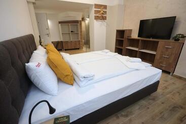 민박 Palace Megdan