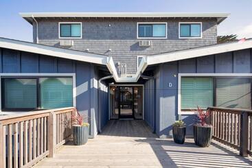호텔 Inn At Moss Landing Point