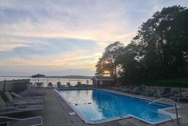 ホテル Smuggler's Cove Inn