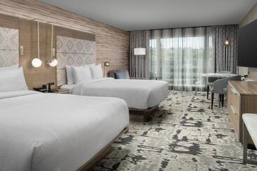 Silver Cloud Hotel Tacoma At Point Ruston Waterfront