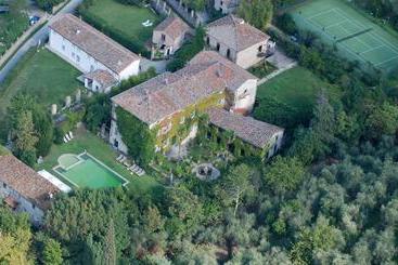 تختخواب و صبحانه Villa Nottolini