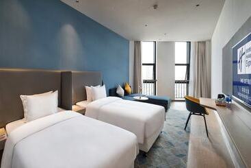 هتل Holiday Inn Express Shenzhen North Station By Ihg