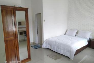 בית מלון כפרי Koolkost @ Aisyah Residence