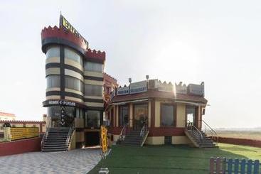 호텔 Mehak E Punjab Retreat